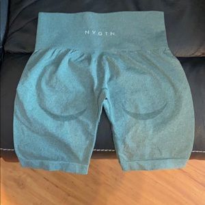 NVGTN sculpting shorts size M color forest green